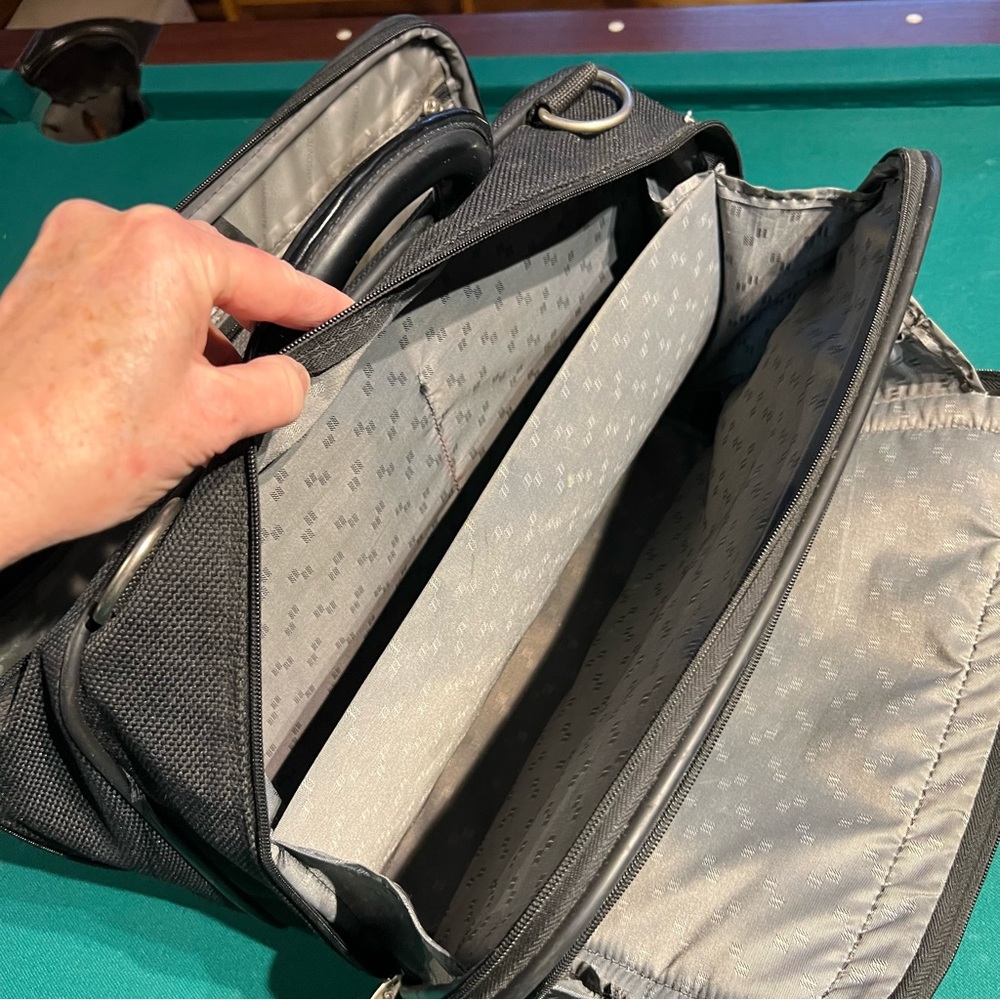 Samsonite Briefcase Laptop/Computer Messenger-Sty… - image 5